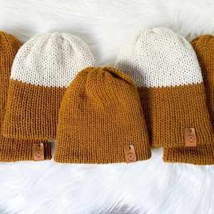 Baby Mustard reversible colour block toque, beanie, hat